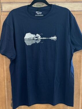 Unisex - RHYTHM AND BEAT - Navy Forest Guitar Short-Sleeve T-S